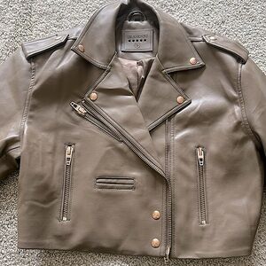 BLANKNYC JACKET never worn NWOT . 2 mark not  noticeable